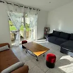 Maison *