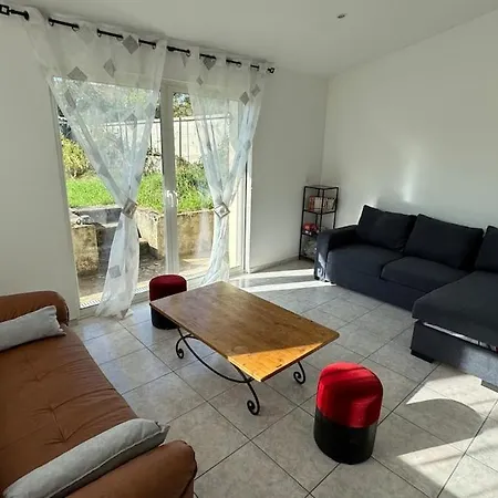 Maison *